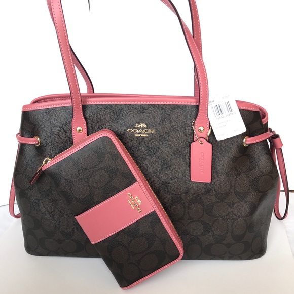 Coach Handbags - ❤️🌷coach carryalldrawstring tote set/shoulder bag
